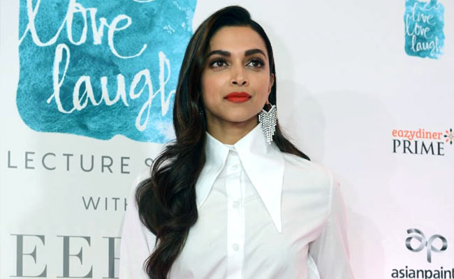 Viral: When Deepika Padukone Hilariously 'Forgot' She's A Wife