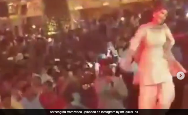 सपना चौधरी ने हरियाणवी सॉन्ग पर यूं बिखेरा जलवा, देसी क्वीन का Video हुआ वायरल