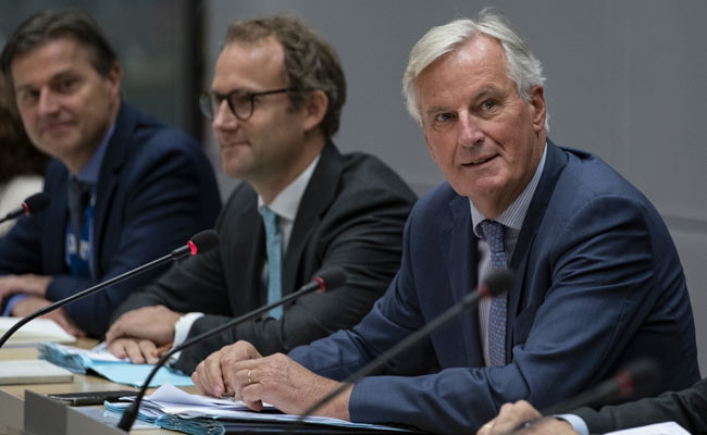 UK Claims Brexit Talks Progressing With 'Momentum'