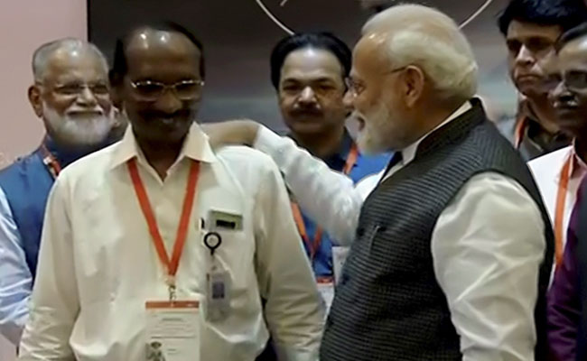 Chandrayaan 2: क्या विक्रम लैंडर चंद्रमा पर दुर्घटनाग्रस्त हो गया? जानिए लैंडिंग के दौरान क्‍या-क्‍या हुआ...