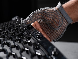 Jaguar Land Rover Designs New 3D Printed Safety Gloves For Factory Workers Jaguar Land Rover Designs New 3D Printed Safety Gloves For Factory Workers