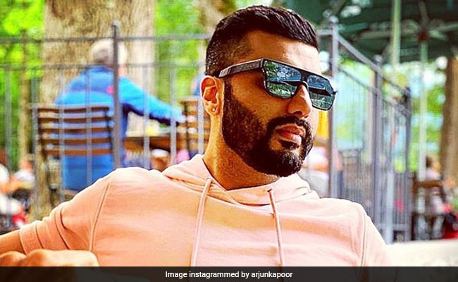 Arjun Kapoor Sends Postcard From Austria As Malaika Arora Returns To Mumbai