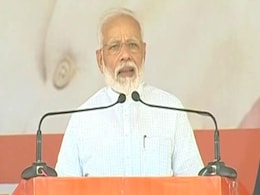 भाकपा सांसद ने कहा- खुले में शौच की हकीकत जानने के लिये ट्रेन से यात्रा करें पीएम मोदी भाकपा सांसद ने कहा- खुले में शौच की हकीकत जानने के लिये ट्रेन से यात्रा करें पीएम मोदी