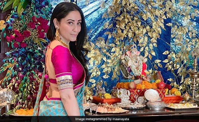 संजय दत्त की बीवी मान्यता दत्त ने पहनी ऐसी साड़ी, बेटी त्रिशला ने किया ये कमेंट