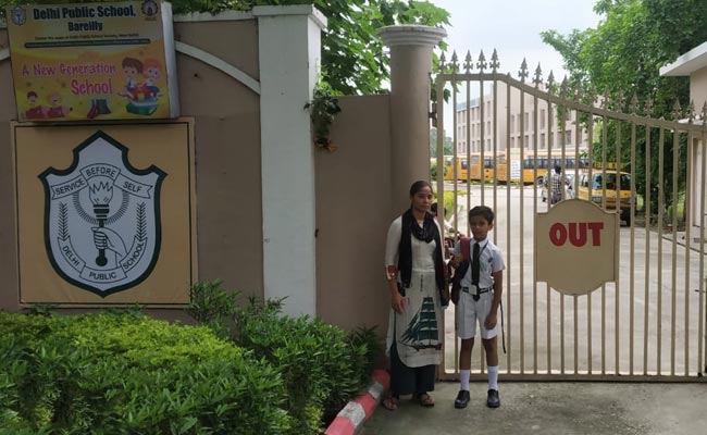 फीस जमा नहीं करने पर DPS में बच्चे को कहा जाने लगा डिफॉल्टर, मां पहुंची स्कूल और फिर...
