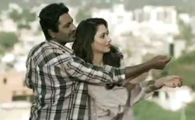 बाहुबली की एक्ट्रेस ने नवाजुद्दीन सिद्दीकी के साथ उड़ाई पतंग, वीडियो हुआ वायरल