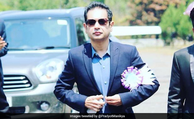 Jyotiraditya Scindia Tried To Meet Rahul Gandhi For Months, Says Cousin