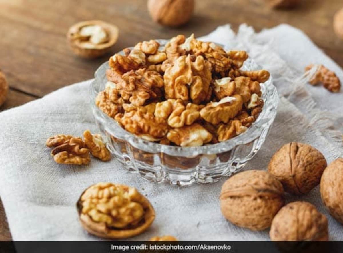 Weight Loss: Nut Consumption Linked To Reduced Obesity Risk ...
