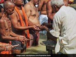 Shradh ke niyam : शास्त्र के अनुसार श्राद्ध कौन कर सकता है बेटा या बेटी, जानिए यहां