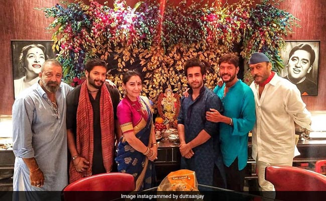 Inside Sanjay Dutt And Maanayata's Ganesh Chaturthi Celebrations With The Cast Of <i>Prasthanam</i>