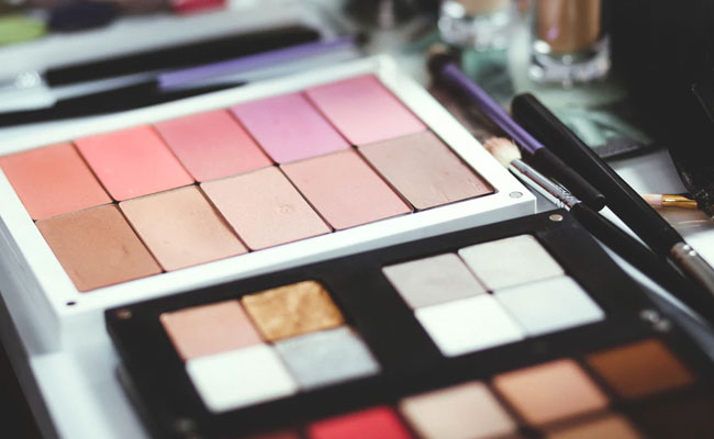 8 Top-Rated Blush Palettes From Amazon To Add To Your Cart