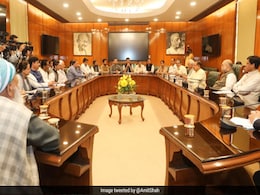 जम्मू-कश्मीर में नेता और अलगाववादी नजरबंद, उधर गृहमंत्री अमित शाह का 'खास प्लान' शुरू जम्मू-कश्मीर में नेता और अलगाववादी नजरबंद, उधर गृहमंत्री अमित शाह का 'खास प्लान' शुरू