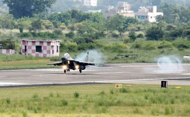 अपग्रेड होने से पहले मिग-29 ने भरी उड़ान, 1999 में करगिल युद्ध के दौरान किया था ये कमाल अपग्रेड होने से पहले मिग-29 ने भरी उड़ान, 1999 में करगिल युद्ध के दौरान किया था ये कमाल