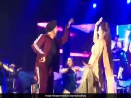 Sapna Choudhary Video: सपना चौधरी का 'तेरी आंख्या का यो काजल' पर जोरदार डांस, यूं उड़ाया गरदा- देखें Video Sapna Choudhary Video: सपना चौधरी का 'तेरी आंख्या का यो काजल' पर जोरदार डांस, यूं उड़ाया गरदा- देखें Video