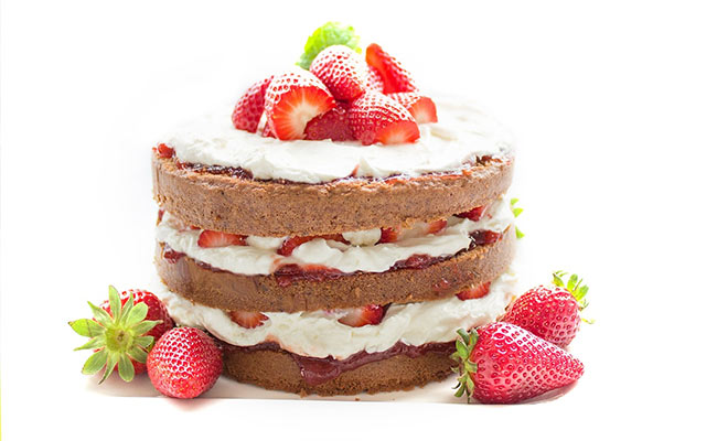 7 Products To Make Your Homemade Cake Look Like It's Come From A Bakery