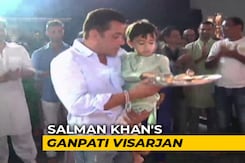 Salman Khan Bids Adieu To Ganpati With Blockbuster <i>Visarjan</i> Salman Khan Bids Adieu To Ganpati With Blockbuster <i>Visarjan</i>