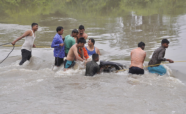 4,000 People Evacuated In Gujarat As Narmada Crosses Danger Mark
