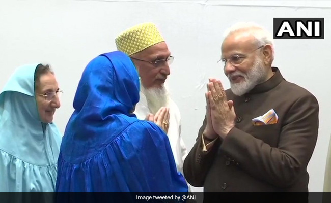 PM Modi Meets Sikhs, Bohra And Kashmiri Pandit Communities In Houston