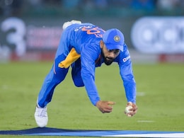 Virat Kohli Displays Insane Athleticism With One-Handed Catch Against South Africa - Watch Virat Kohli Displays Insane Athleticism With One-Handed Catch Against South Africa - Watch