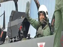 Tejas विमान के बाद अब रक्षा मंत्री राजनाथ सिंह उड़ाएंगे Rafale फाइटर प्लेन Tejas विमान के बाद अब रक्षा मंत्री राजनाथ सिंह उड़ाएंगे Rafale फाइटर प्लेन