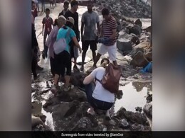 बॉलीवुड डायरेक्टर ने शेयर किया मुंबई का Video, कहा- सरकार का इंतजार मत करो... बॉलीवुड डायरेक्टर ने शेयर किया मुंबई का Video, कहा- सरकार का इंतजार मत करो...