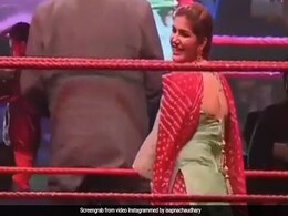 Sapna Choudhary Dance Video: सपना चौधरी ने रेसलिंग रिंग में फिर लगाए ठुमके, बार-बार देखा जा रहा डांस वीडियो Sapna Choudhary Dance Video: सपना चौधरी ने रेसलिंग रिंग में फिर लगाए ठुमके, बार-बार देखा जा रहा डांस वीडियो