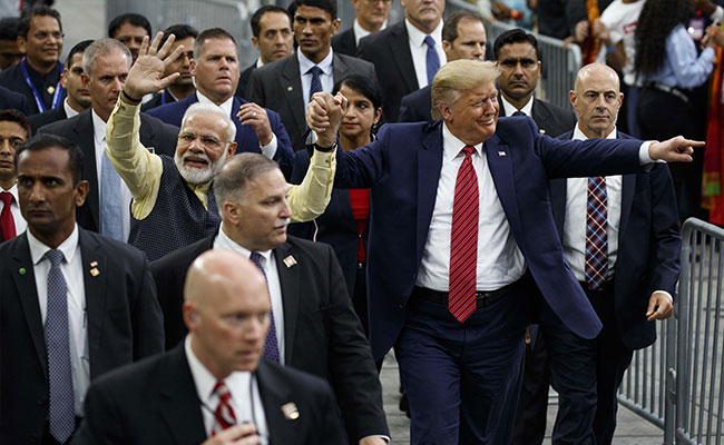 Why Modi's <i>"Ab Ki Baar, Trump Sarkar"</i> Helps India