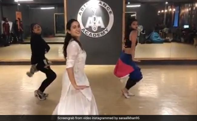 सारा अली खान ने 'स्वीटहार्ट' गाने पर किया ऐसा डांस, वीडियो देख उड़ जाएंगे होश
