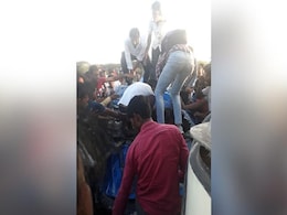 2 Students Die, 3 Injured As Car Collides With Bus On Yamuna Expressway 2 Students Die, 3 Injured As Car Collides With Bus On Yamuna Expressway