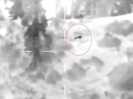 PoK से भारत में घुसपैठ करते BAT कमांडो और आतंकियों को सेना ने किया ढेर, VIDEO आया सामने PoK से भारत में घुसपैठ करते BAT कमांडो और आतंकियों को सेना ने किया ढेर, VIDEO आया सामने