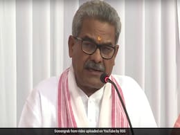 RSS के बड़े नेताओं के ट्विटर हैंडल से हटा 'ब्लू टिक', केंद्र सरकार और Twitter के बीच टकराव RSS के बड़े नेताओं के ट्विटर हैंडल से हटा 'ब्लू टिक', केंद्र सरकार और Twitter के बीच टकराव