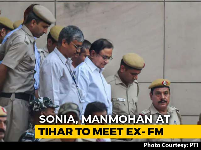 Sonia Gandhi, Manmohan Singh In Tihar Jail To Meet P Chidambaram