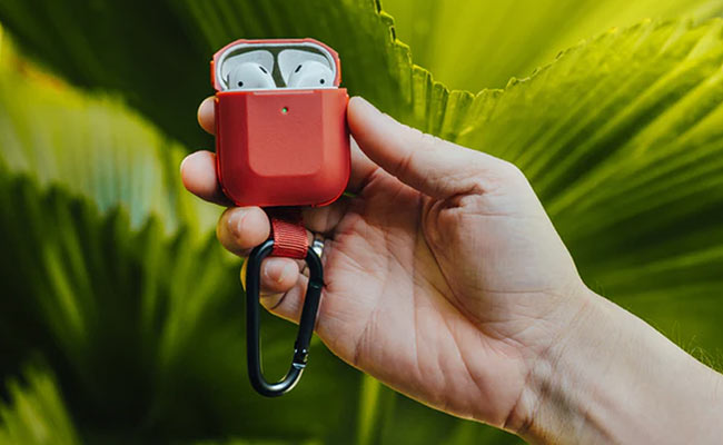 Ukrainian Man Uses 'Find My' Feature On Stolen Apple AirPods To Track Russian Troops