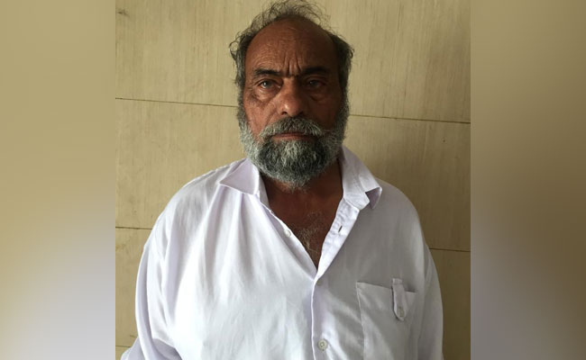 89 साल का बनकर विदेश यात्रा कर रहा था शख्स, पुलिस को लगा 'जवान' तो पकड़ा, हुआ ये खुलासा