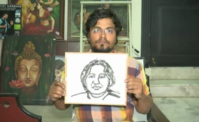 Artist Paints Pulwama Soldiers While Walking On Treadmill, Sets New Record