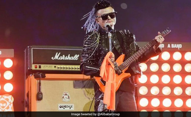 अलीबाबा फाउंडर जैक मा विग और गिटार के साथ आए नज़र, अपने फेयरवेल पर किया धमाकेदार डांस, देखें VIDEO