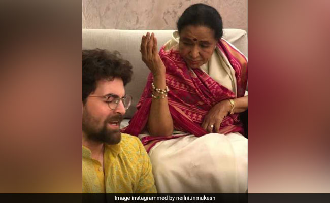 When Asha Bhosle And Neil Nitin Mukesh Recreated <i>Jaane Ja Dhoondta Phir Raha</i>