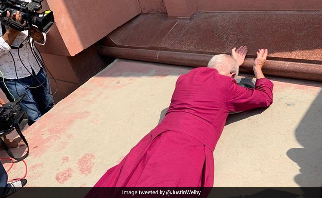"Ashamed": Archbishop Of Canterbury Lays Down At Jallianwala Memorial