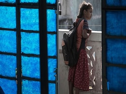 ट्यूशन के नोट्स लेने घर गई लड़की, वापस आई तो कांप रहा था शरीर, बोली- लिफ्ट में डिलीवरी बॉय ने... ट्यूशन के नोट्स लेने घर गई लड़की, वापस आई तो कांप रहा था शरीर, बोली- लिफ्ट में डिलीवरी बॉय ने...
