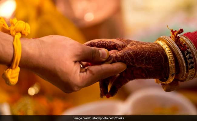 महाराष्ट्र : बीड में बाल विवाह के खिलाफ एक्शन में प्रशासन, इस साल 160 मामलों को रोका महाराष्ट्र : बीड में बाल विवाह के खिलाफ एक्शन में प्रशासन, इस साल 160 मामलों को रोका