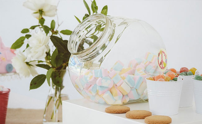 7 Candy Jars To Give Visitors A Warm Welcome