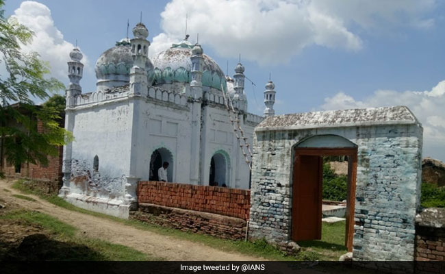 बिहार का एक गांव, जहां नहीं है एक भी मुस्लिम, पर मस्जिद में रोज होती है अजान और पांच वक्त की नमाज