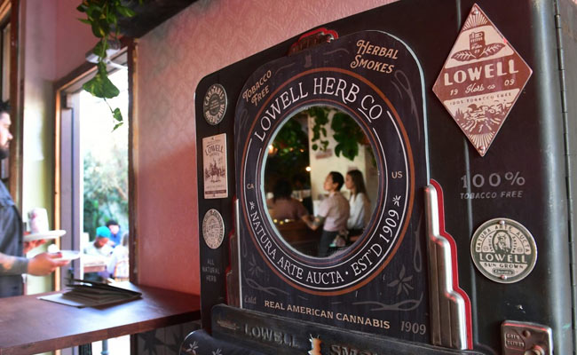 US's 1st Cannabis Cafe Opens In Hollywood, Offers Array Of Weed Products