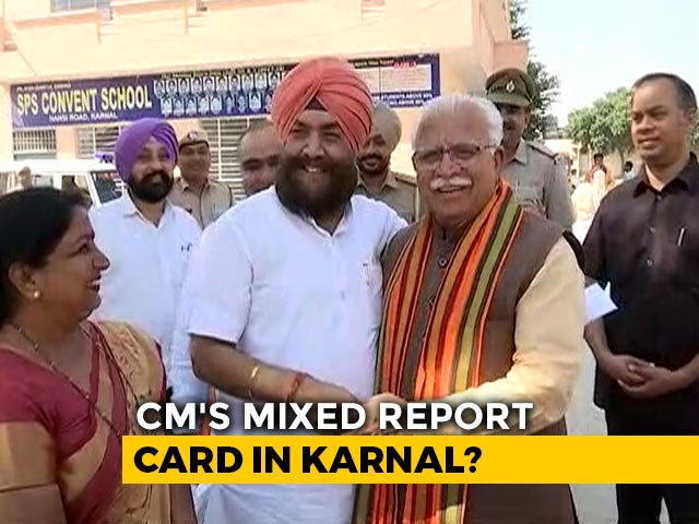Manohar Lal Khattar Shares A Light Moment With Rival Tarlochan Singh On Polling Day