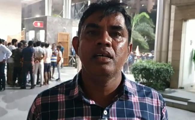 नोएडा में प्रॉपर्टी डीलर पर बदमाशों ने की फायरिंग, बाल-बाल बचे