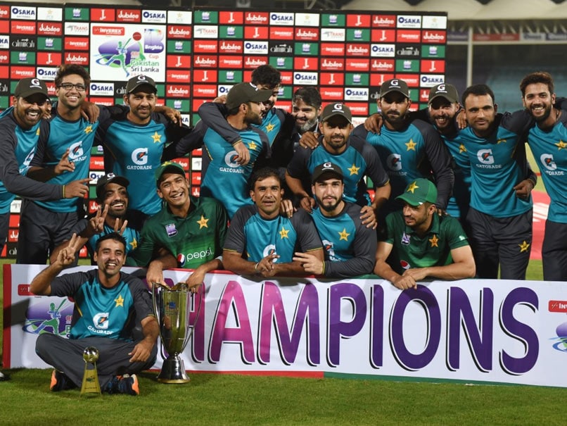 PAK vs SL 3rd ODI: श्रीलंका के गुणतिलका का शतक बेकार, 297 रन का स्कोर चेज करके जीता पाकिस्तान..