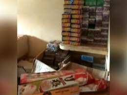 गाजियाबाद : गांव के घरों में बन रहे थे अवैध पटाखे, एक करोड़ का माल जब्त किया गया गाजियाबाद : गांव के घरों में बन रहे थे अवैध पटाखे, एक करोड़ का माल जब्त किया गया