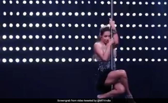 मलाइका अरोड़ा का पोल डांस हुआ वायरल, खूब देखा जा रहा है Video