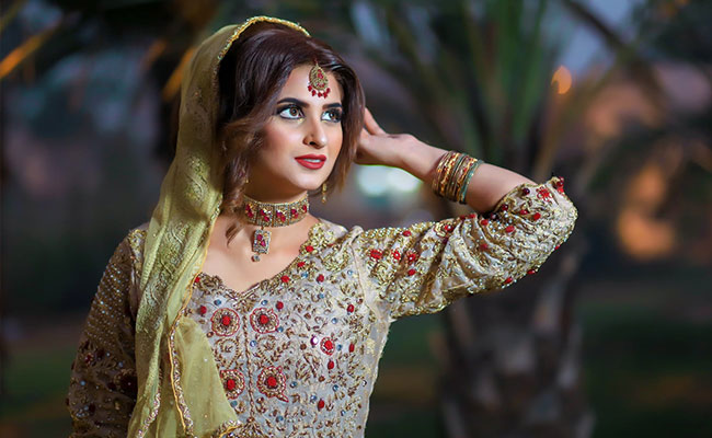 Amazon Diwali Sale 2019: 9 Trendy <i>Kurtis</i> For The Festive Season