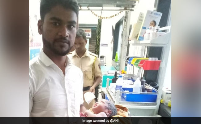 Woman Delivers Baby In "One-Rupee Clinic" At Railway Station Near Mumbai